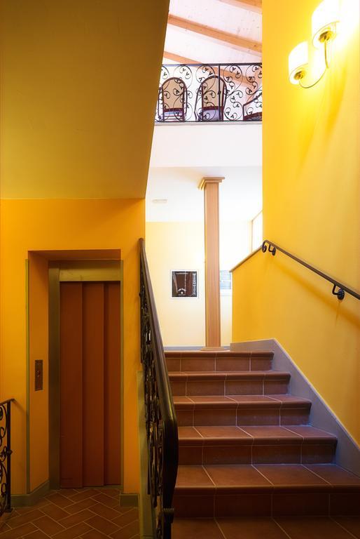 Hotel La Rosa Ronta Luaran gambar
