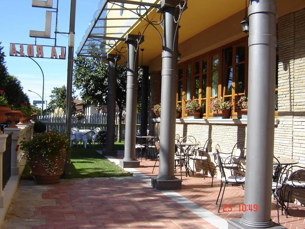 Hotel La Rosa Ronta Luaran gambar