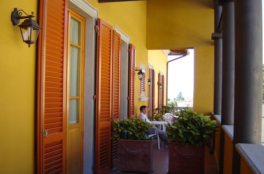 Hotel La Rosa Ronta Bilik gambar