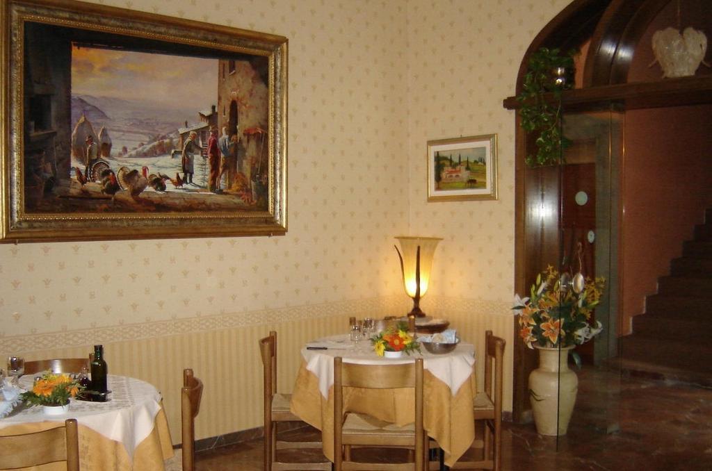 Hotel La Rosa Ronta Luaran gambar
