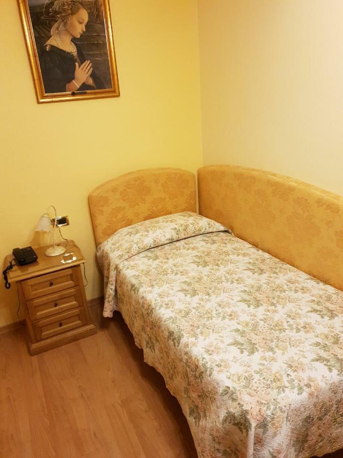 Hotel La Rosa Ronta Luaran gambar
