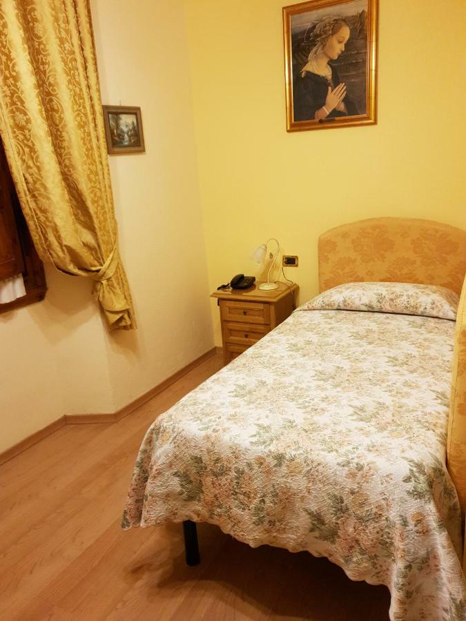 Hotel La Rosa Ronta Luaran gambar